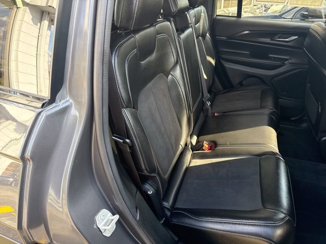 Certified 2024 Jeep Grand Cherokee Altitude AWD/4WD image 39