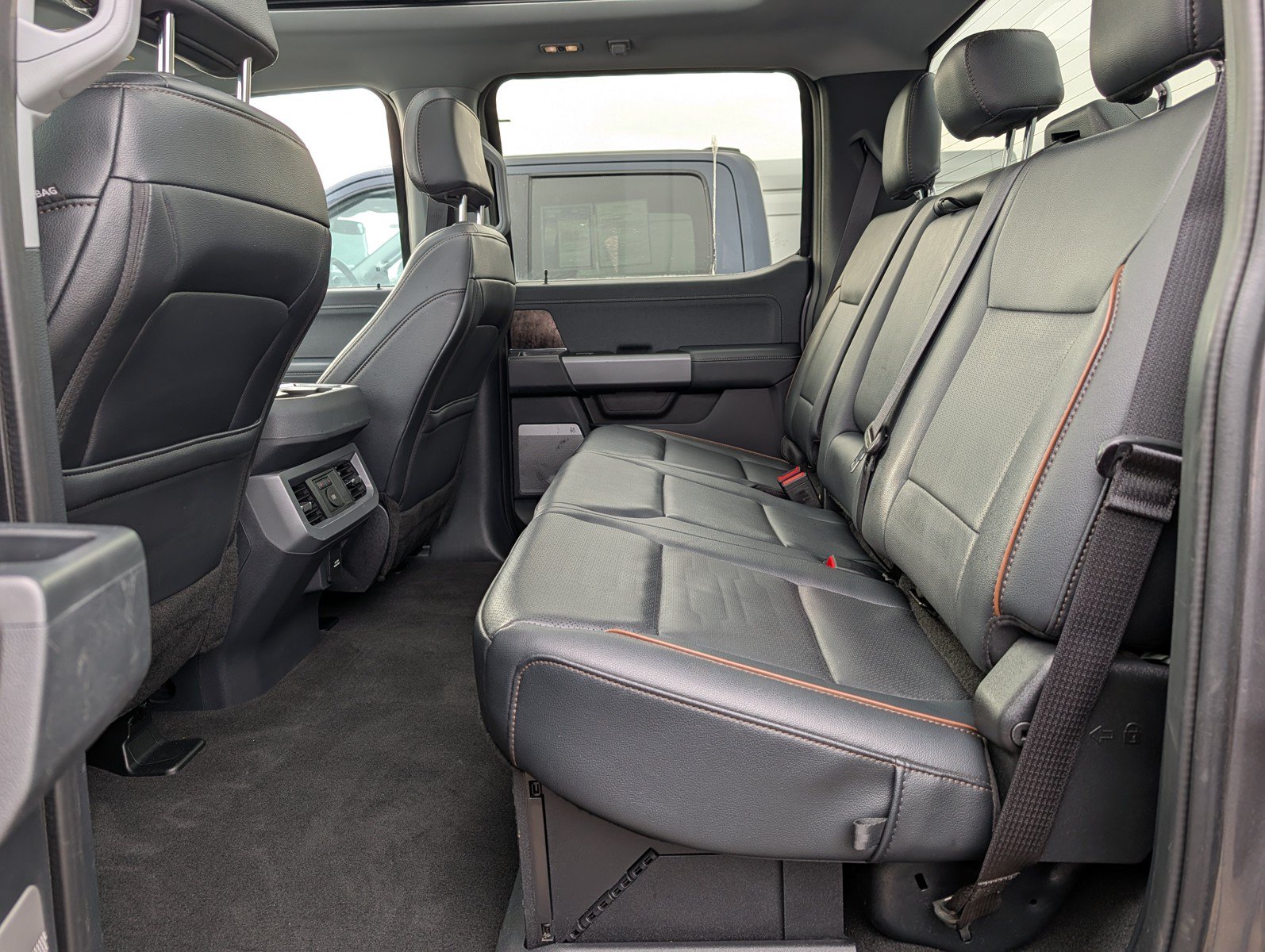 Used 2026 Ford F350 Lariat AWD/4WD image 16