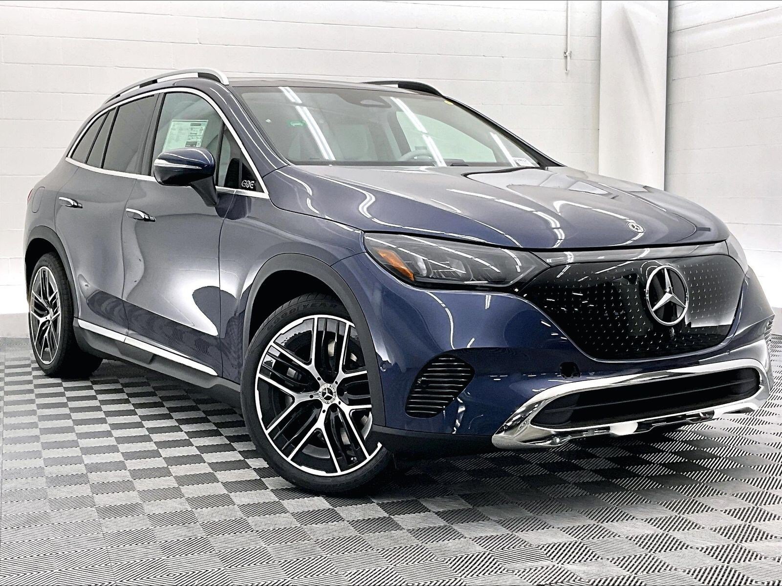 New 2027 Mercedes-Benz EQE 320+ SUV image 15