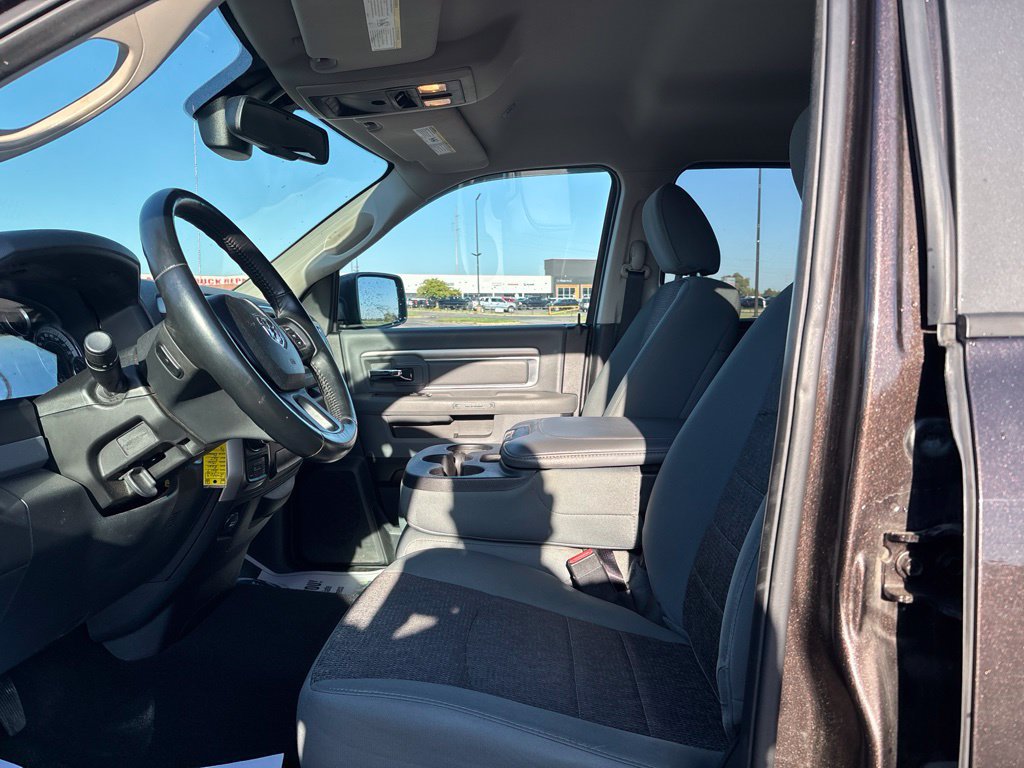 Used 2017 RAM 1500 Classic SLT w/ SLT Plus D←cor Group AWD/4WD image 10