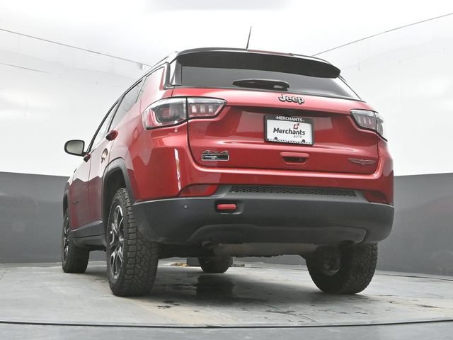 Used 2025 Jeep Compass Trailhawk AWD/4WD image 41