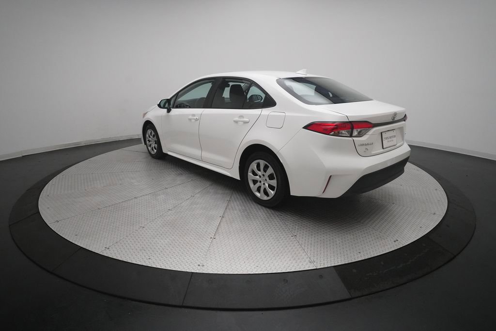 Used 2025 Toyota Corolla LE FWD image 31