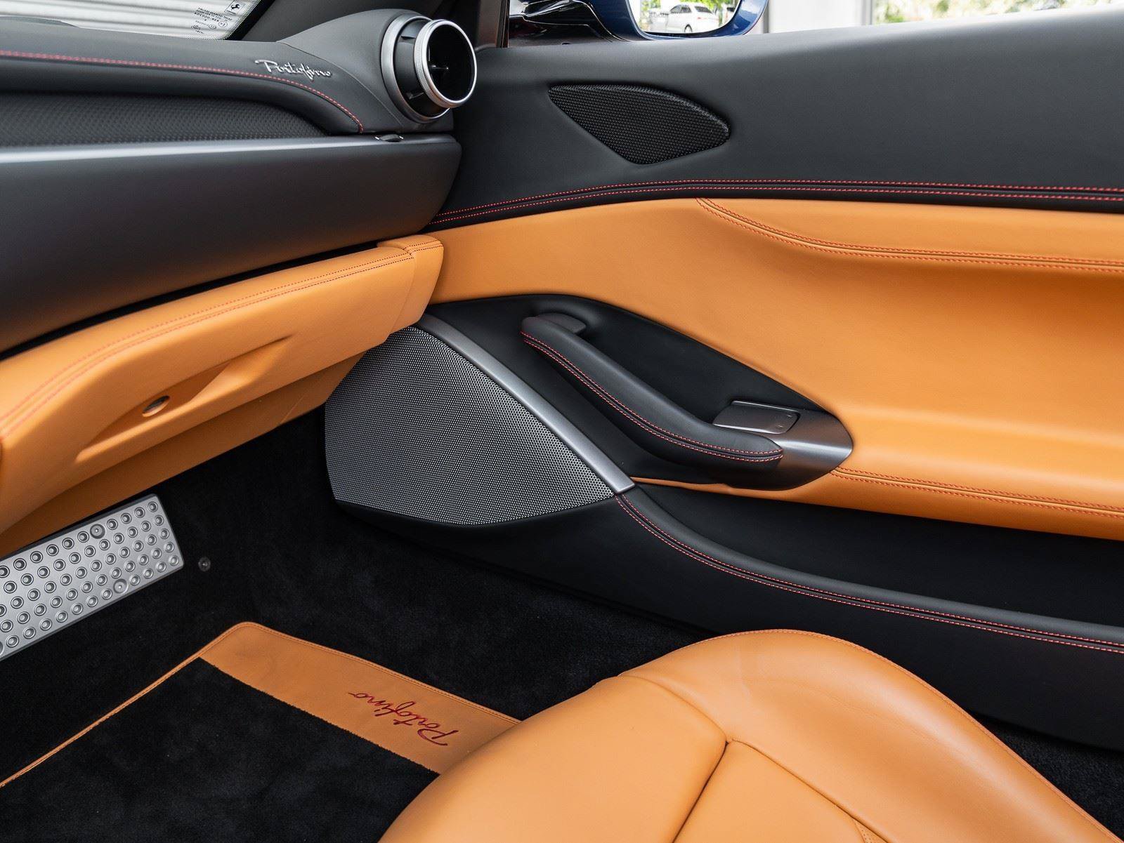 Used 2019 Ferrari Portofino RWD image 24