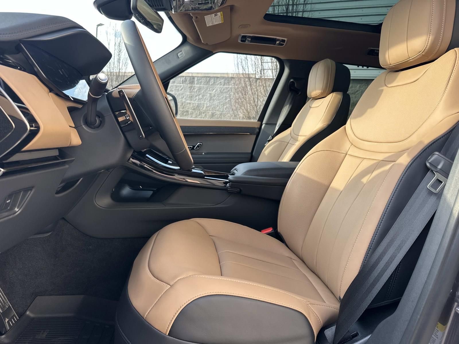 New 2026 Land Rover Range Rover Sport Dynamic SE AWD/4WD image 12