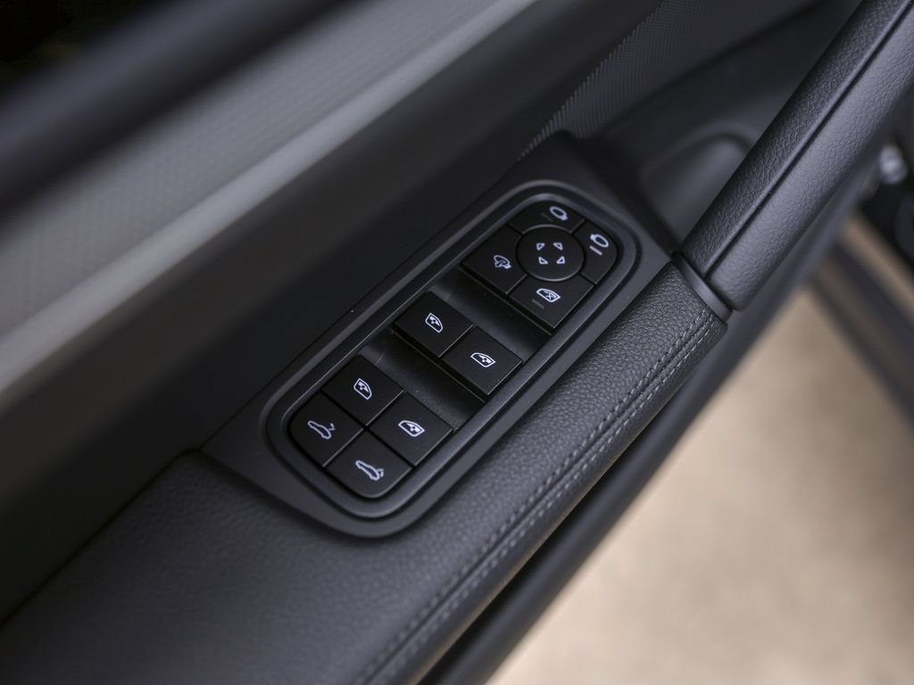 New 2026 Porsche Cayenne Coupe AWD/4WD image 29