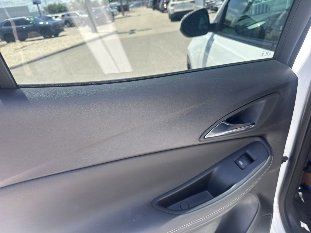 Used 2023 Buick Encore GX Preferred FWD image 11
