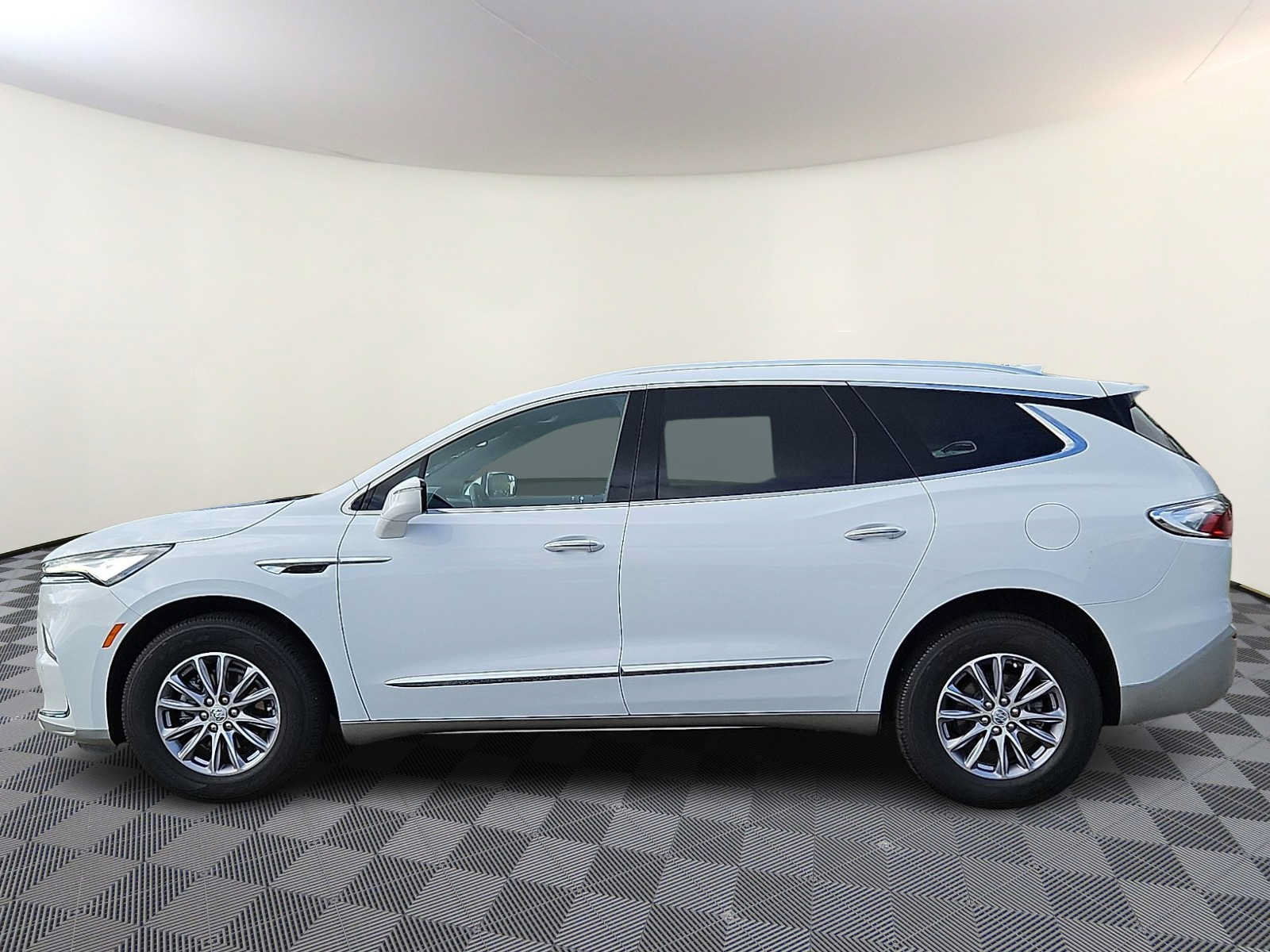 Used 2023 Buick Enclave Essence FWD image 7