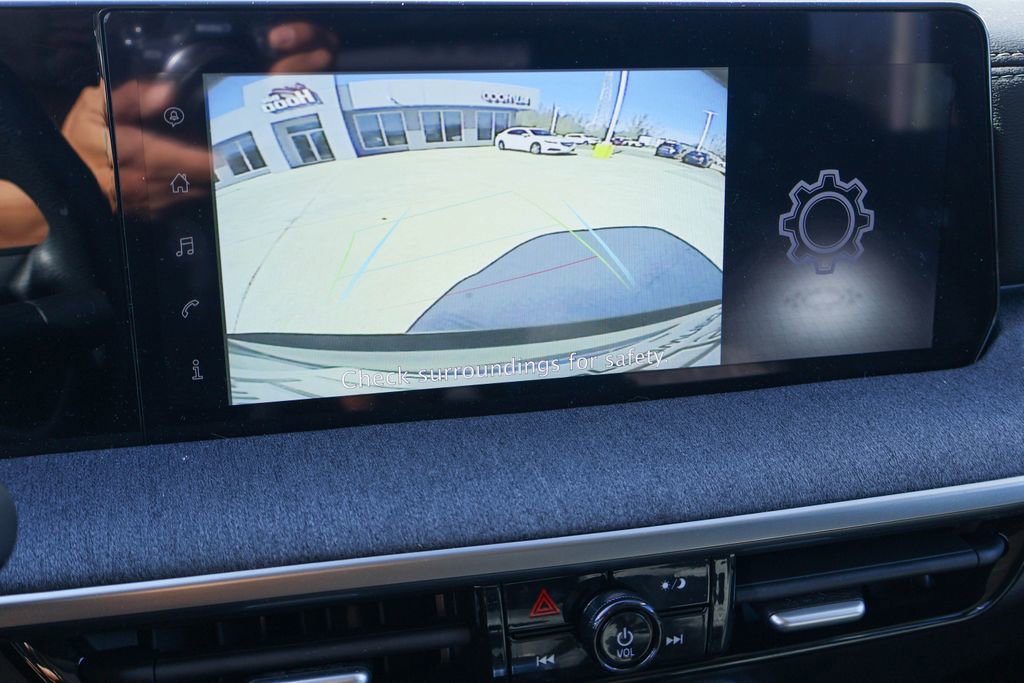 Certified 2025 Nissan Kicks SV image 4