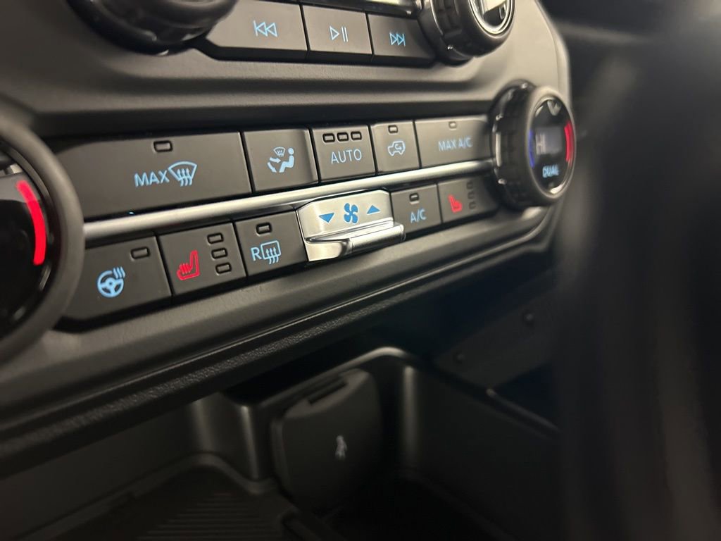 Used 2025 Ford Bronco Badlands image 20