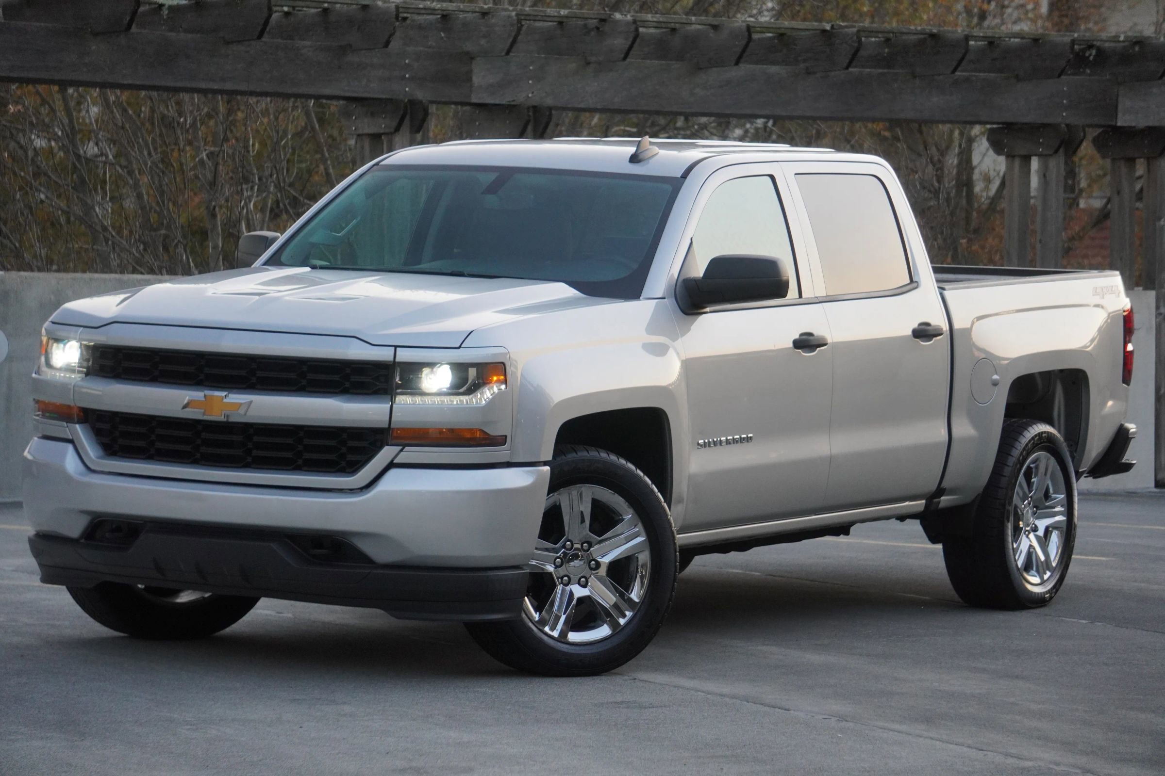 Used 2018 Chevrolet Silverado 1500 Custom w/ Custom Convenience Package AWD/4WD image 26