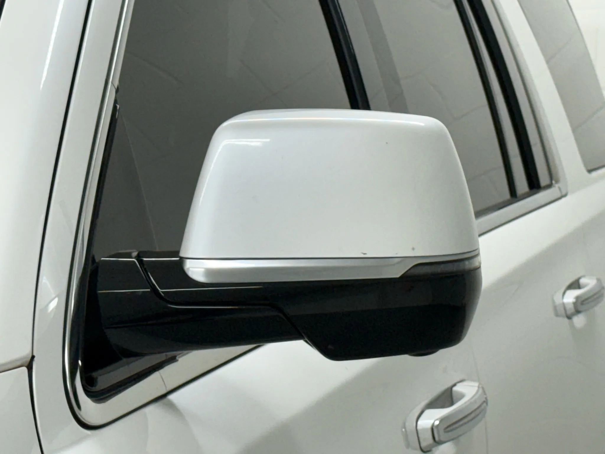 Used 2019 Cadillac Escalade Platinum image 11