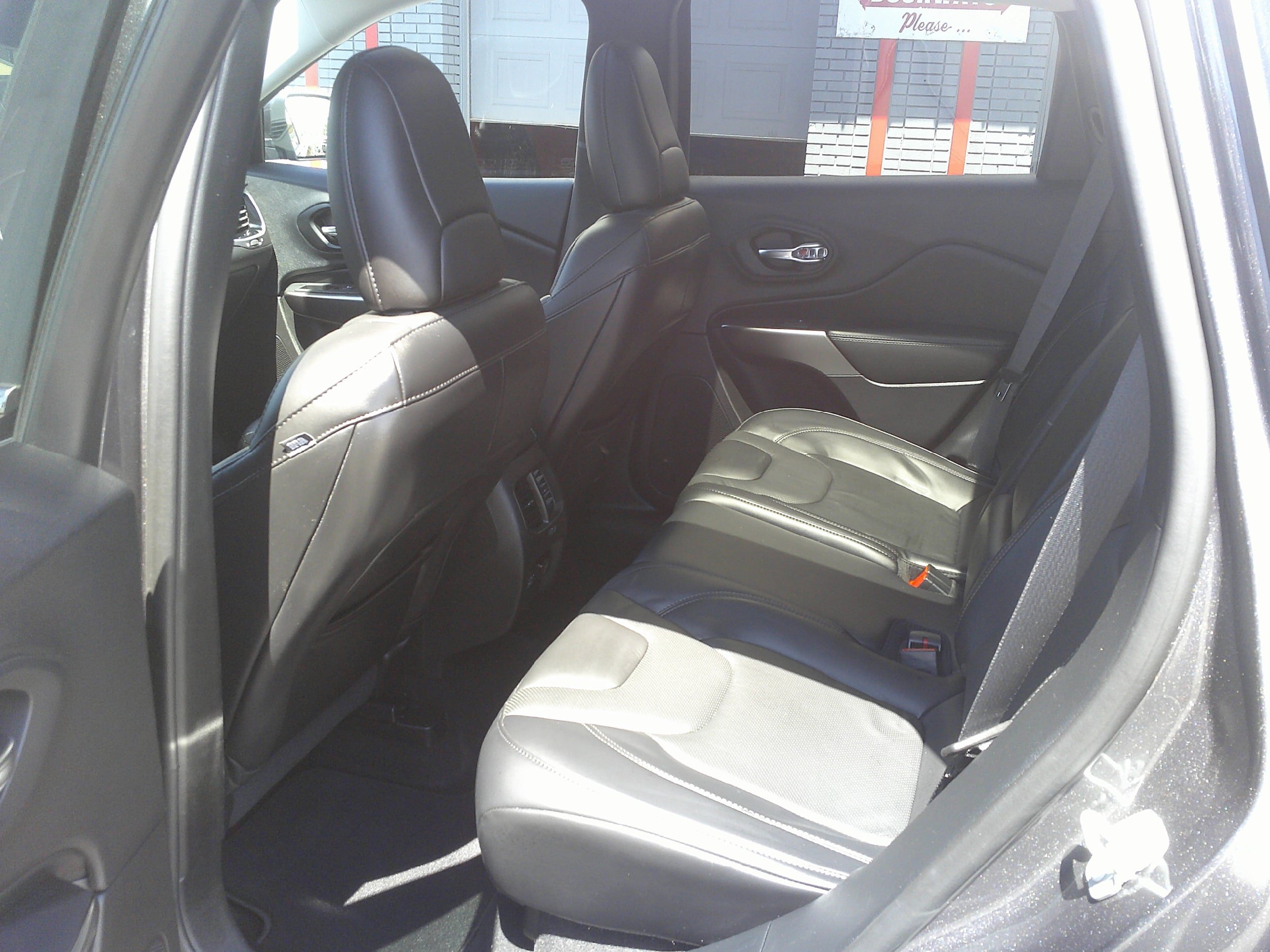 Used 2021 Jeep Cherokee Limited AWD/4WD image 30