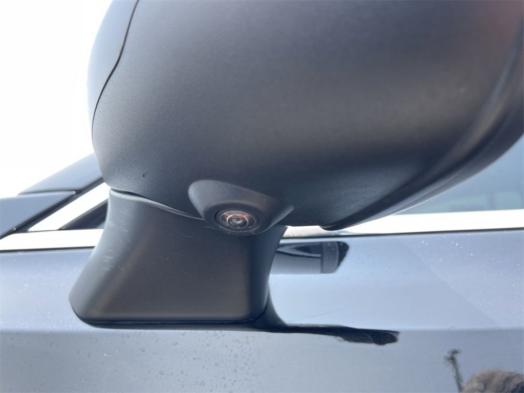 Used 2022 Buick Envision Avenir w/ Technology Package II image 4