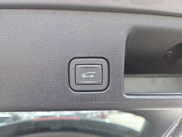 New 2025 Chevrolet Equinox EV RS w/ Convenience Package II FWD image 17