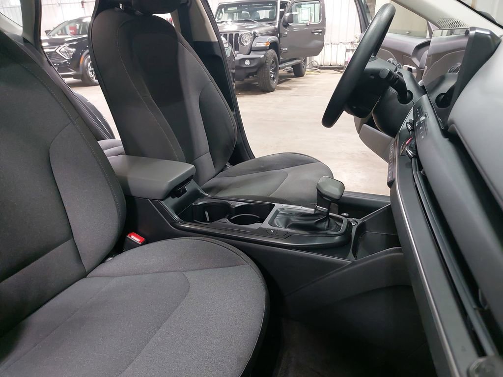 Used 2025 Kia K4 LXS image 10