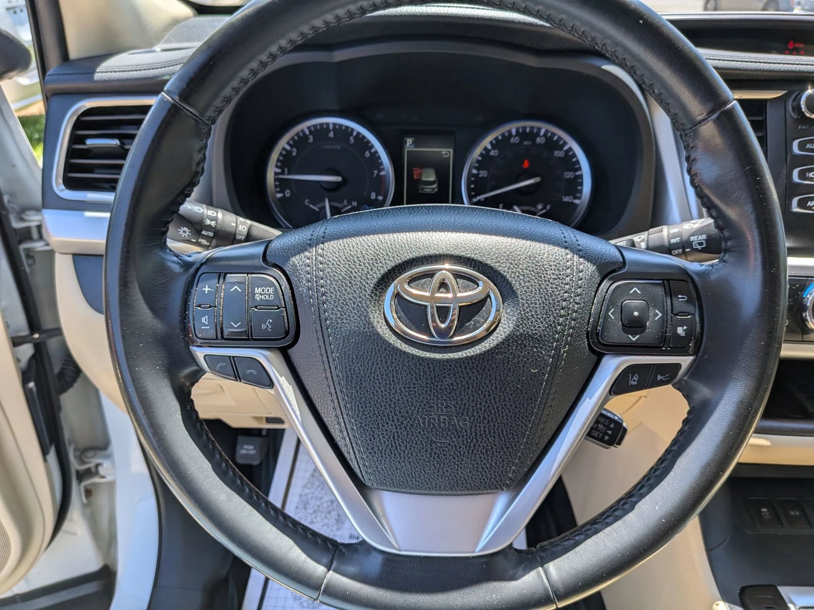 Used 2019 Toyota Highlander XLE AWD/4WD image 57