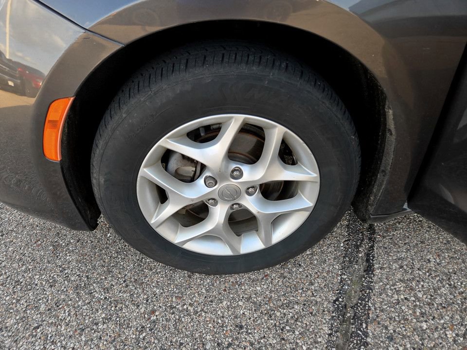 Used 2018 Chrysler Pacifica Touring Plus w/ Tire & Wheel Group FWD image 36