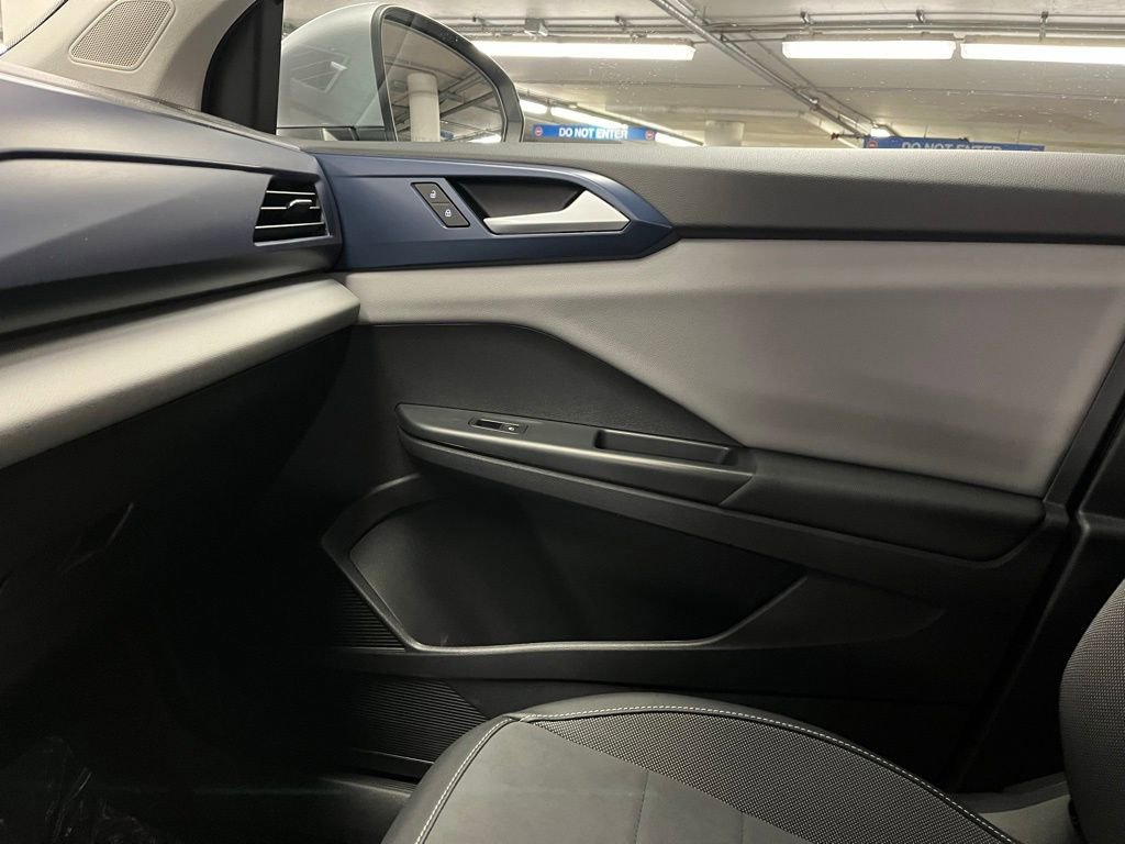 Used 2022 Volkswagen Taos SE image 29