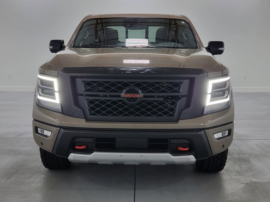 Used 2022 Nissan Titan PRO-4X w/ Pro-4x Convenience Package AWD/4WD image 3
