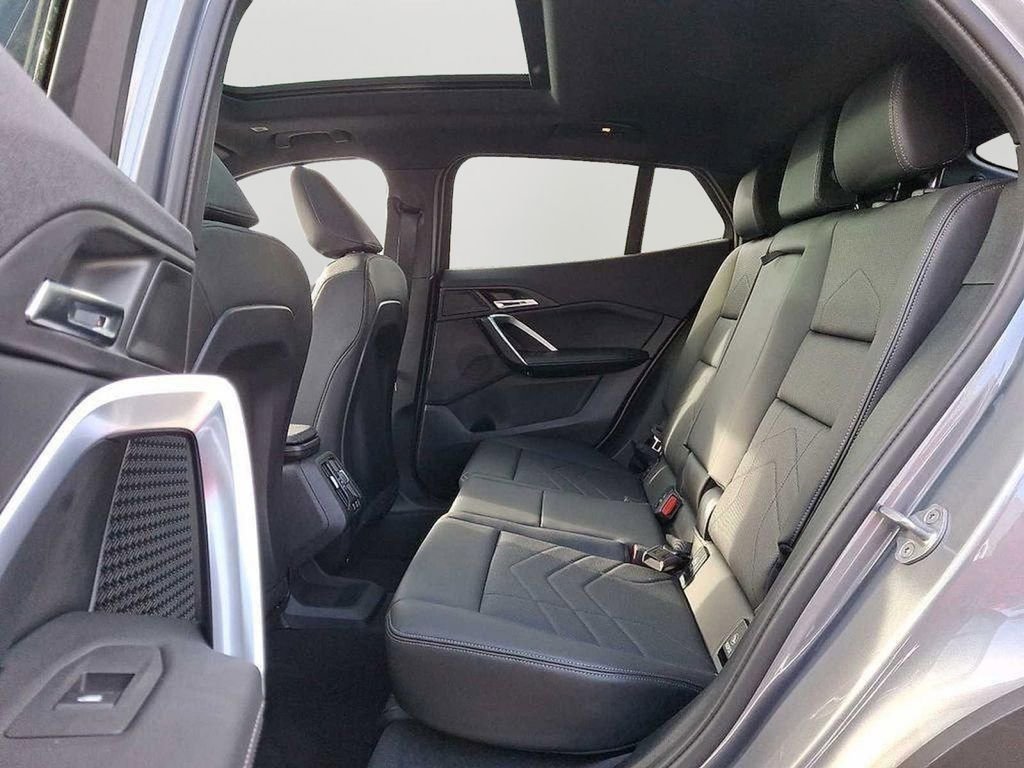 Used 2025 BMW X2 xDrive28i image 10