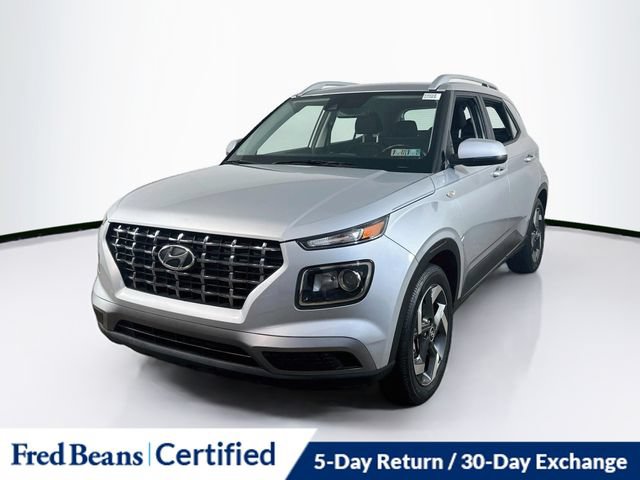 Certified 2021 Hyundai Venue SEL FWD image 3