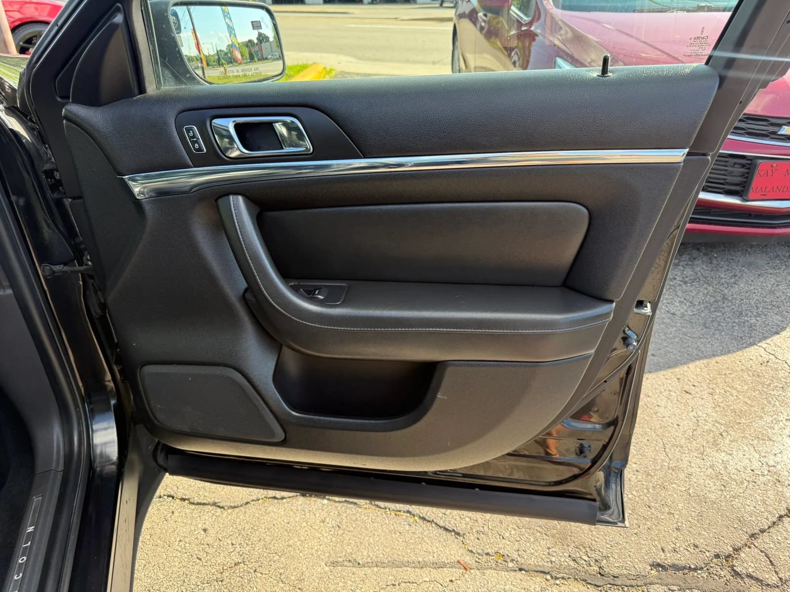 Used 2013 Lincoln MKS AWD image 17
