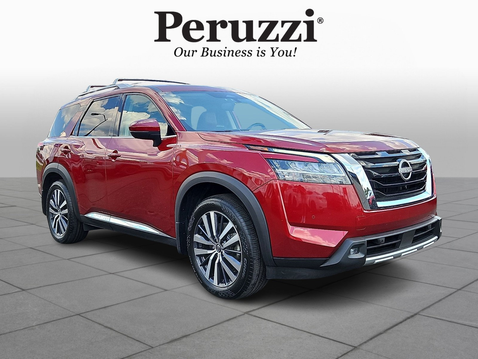 Used 2022 Nissan Pathfinder Platinum w/ Cargo Package AWD/4WD image 1