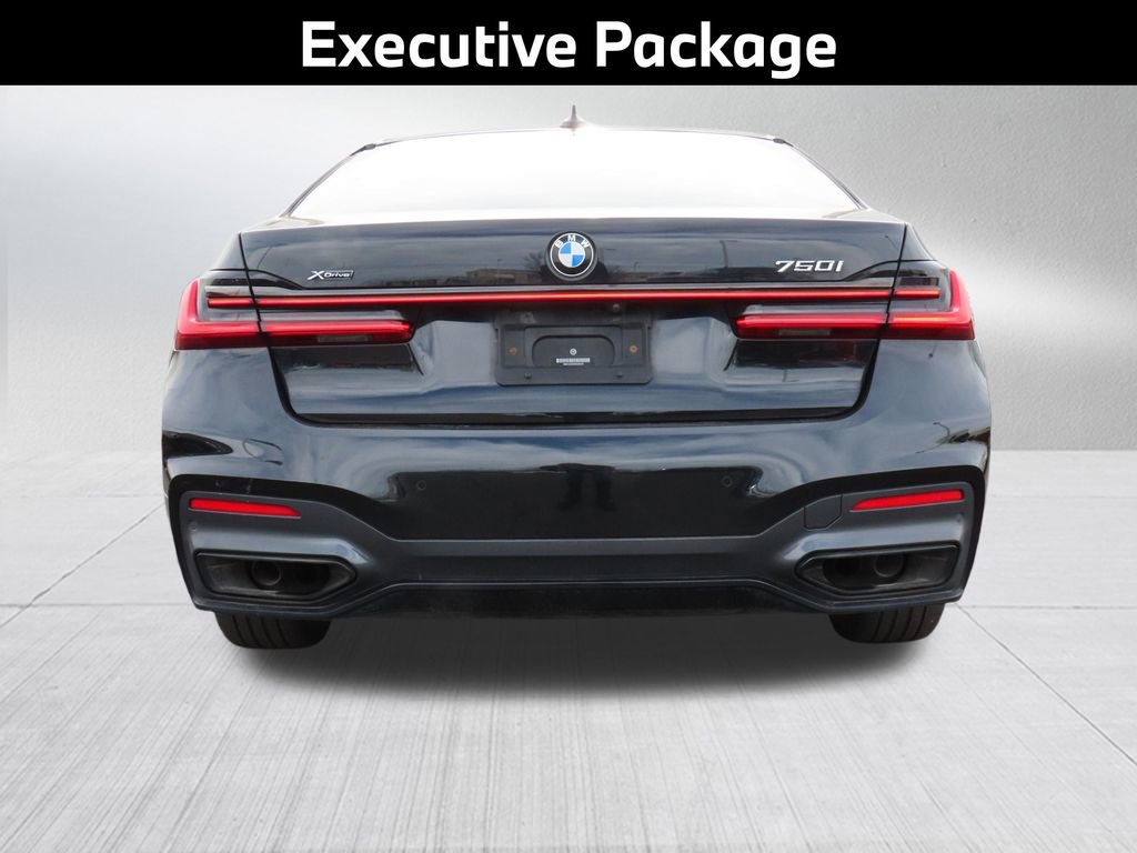 Used 2022 BMW 750i xDrive w/ Luxury Rear Seating Package image 7