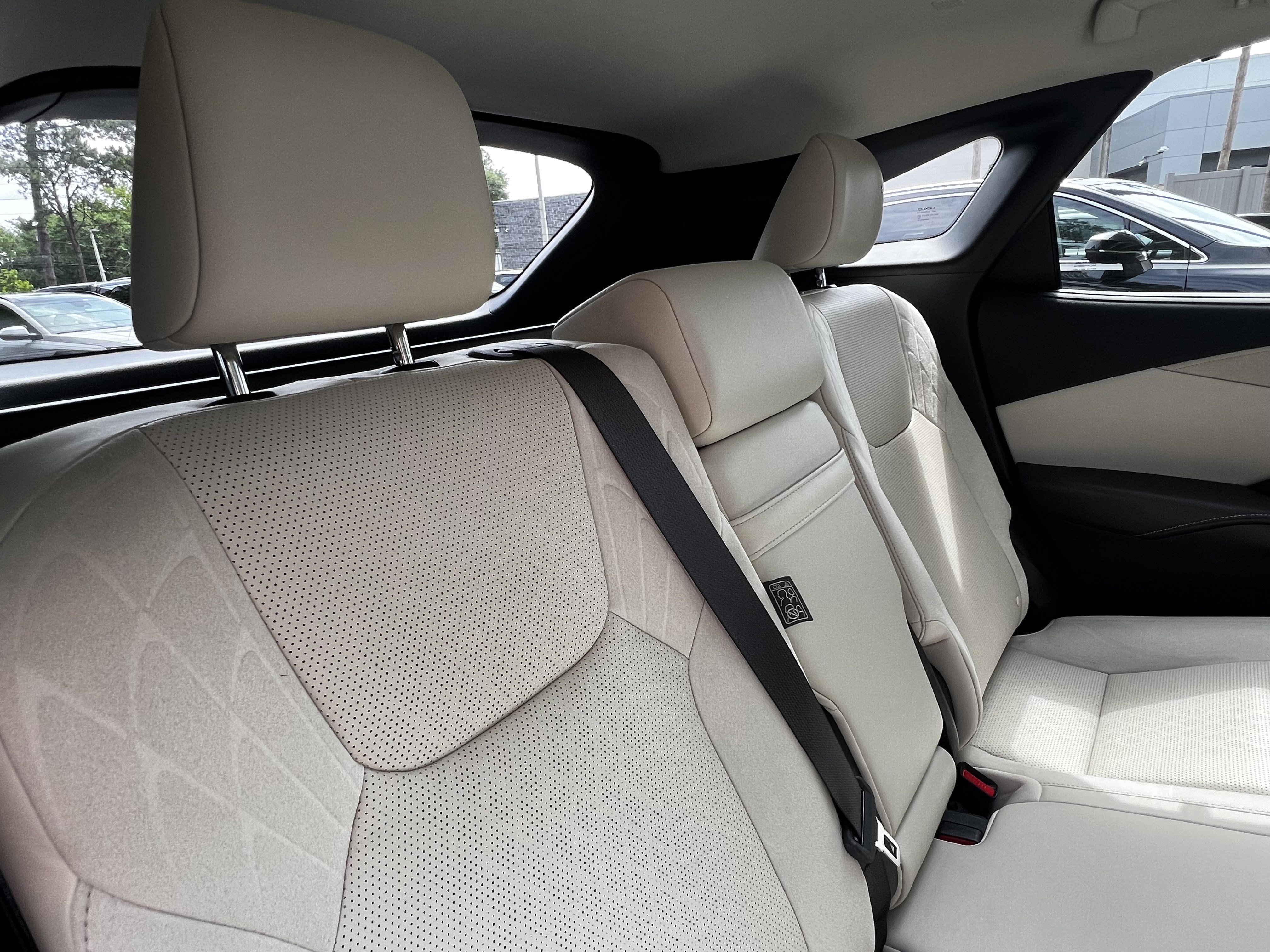Used 2024 Lexus RX 350 FWD w/ Convenience Package image 41