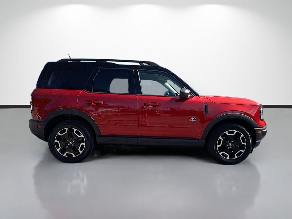 Used 2023 Ford Bronco Sport Outer Banks w/ Tech Package AWD/4WD image 2