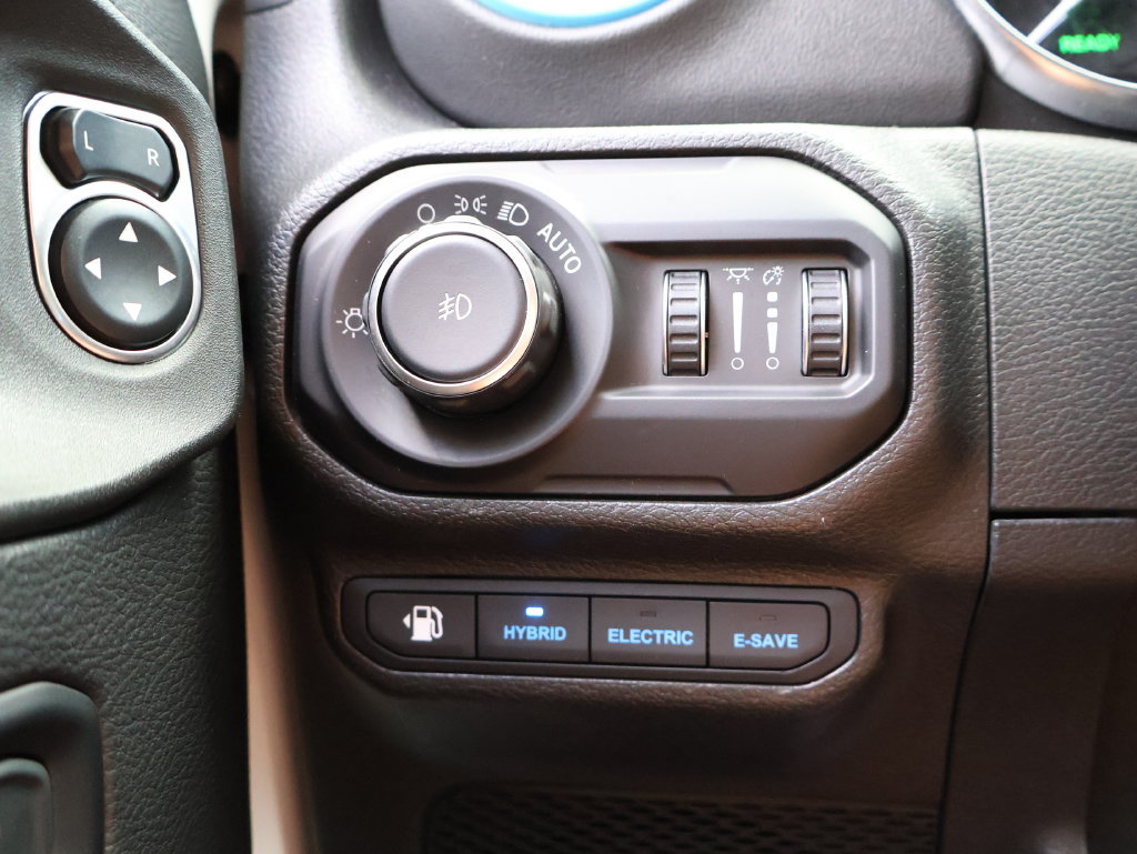 Used 2021 Jeep Wrangler Unlimited Sahara w/ Cold Weather Group AWD/4WD image 29