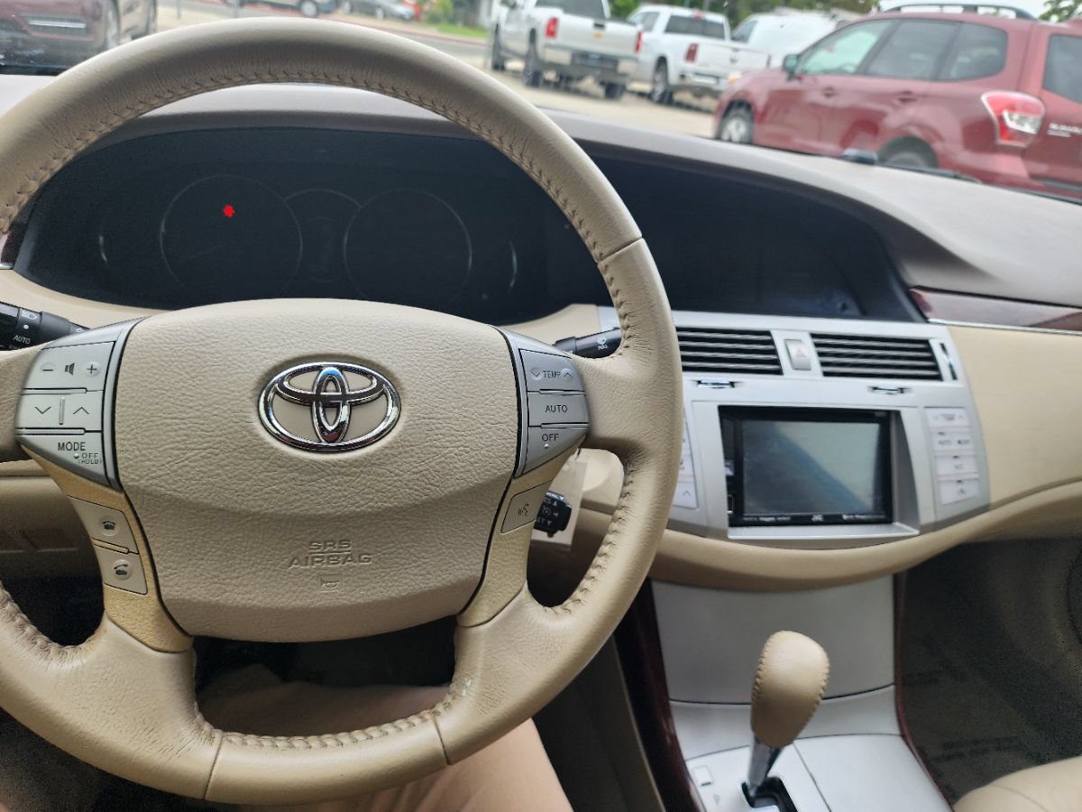 Used 2008 Toyota Avalon XLS FWD image 19
