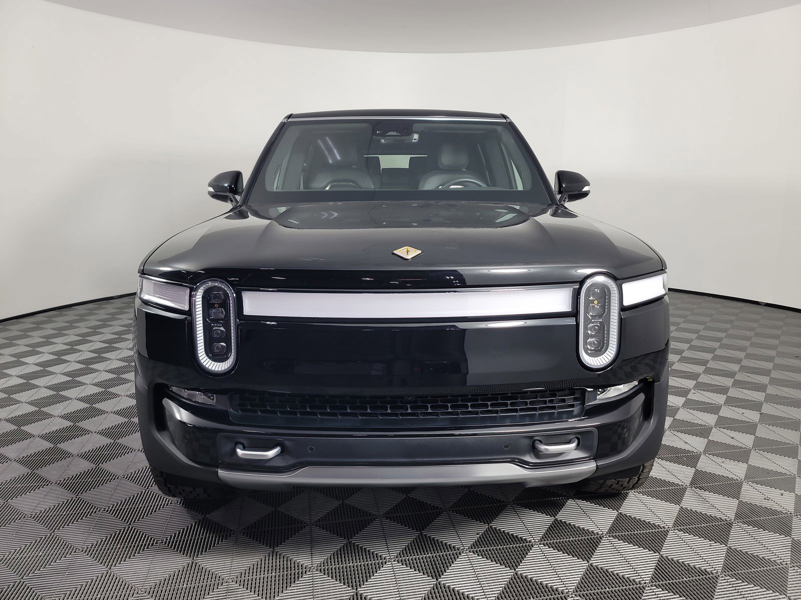 Used 2024 Rivian R1S Adventure image 8