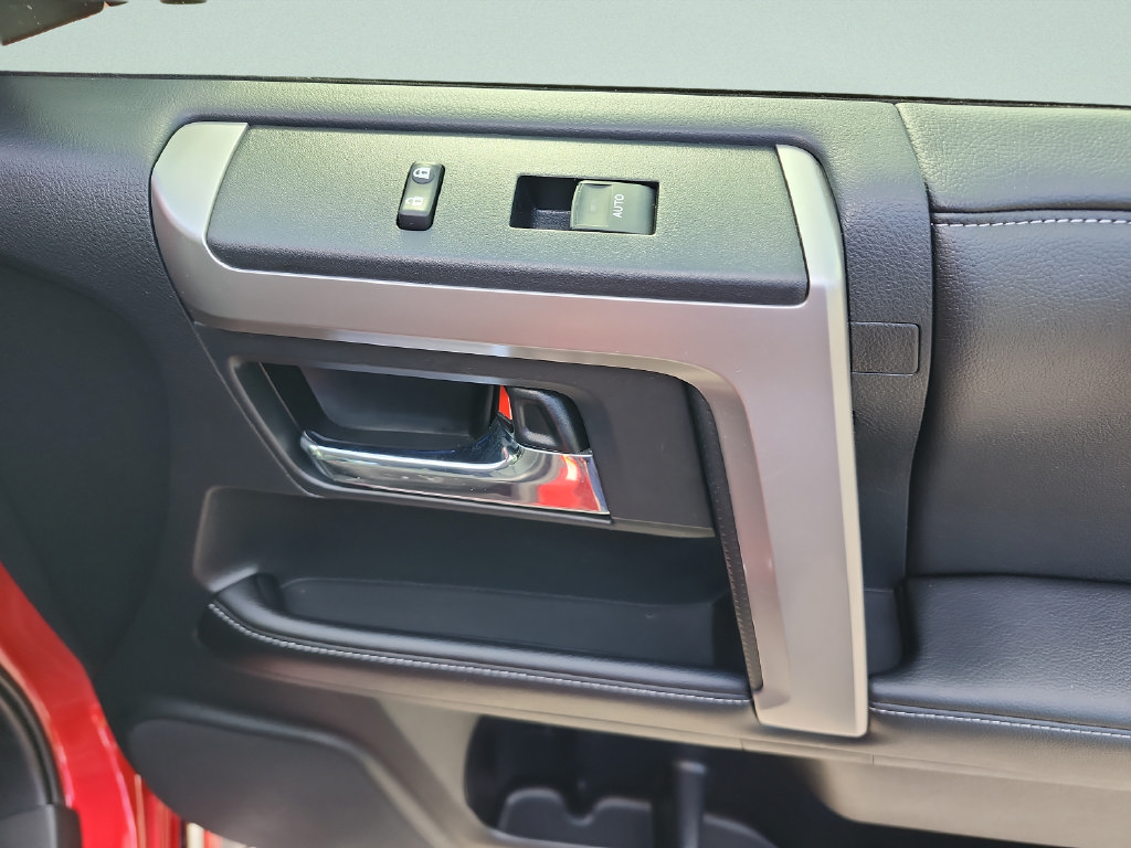 Used 2015 Toyota 4Runner Limited RWD image 25