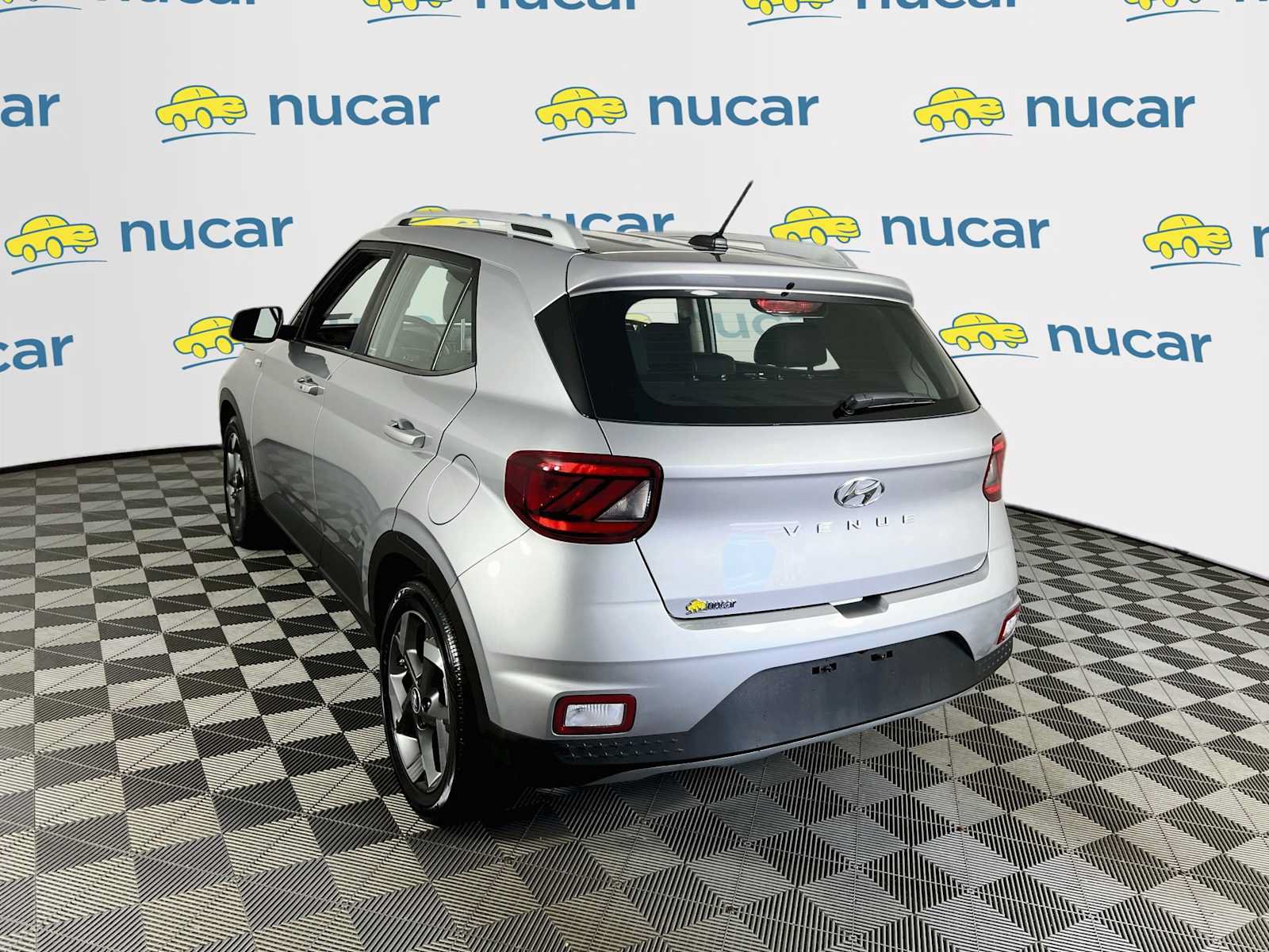 Certified 2025 Hyundai Venue FWD image 5