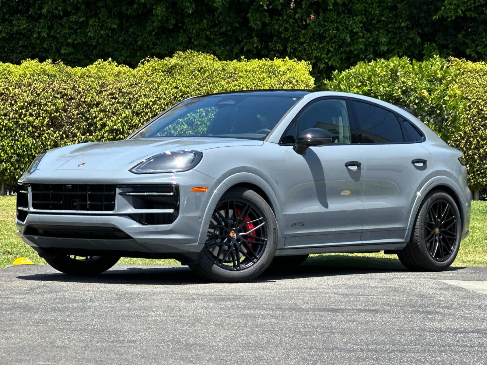 New 2026 Porsche Cayenne GTS AWD/4WD image 1