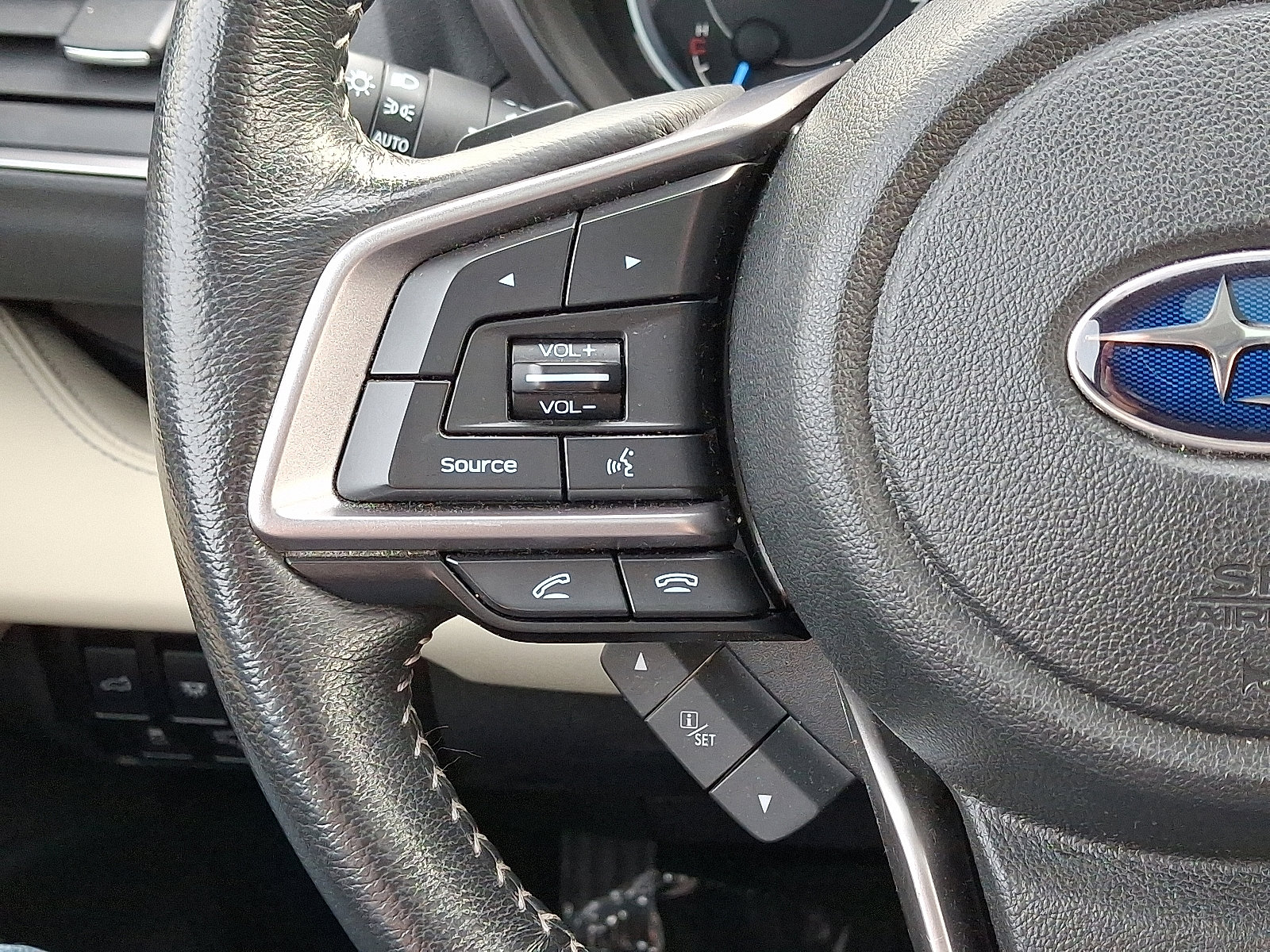 Used 2021 Subaru Ascent Limited w/ Technology Package image 22