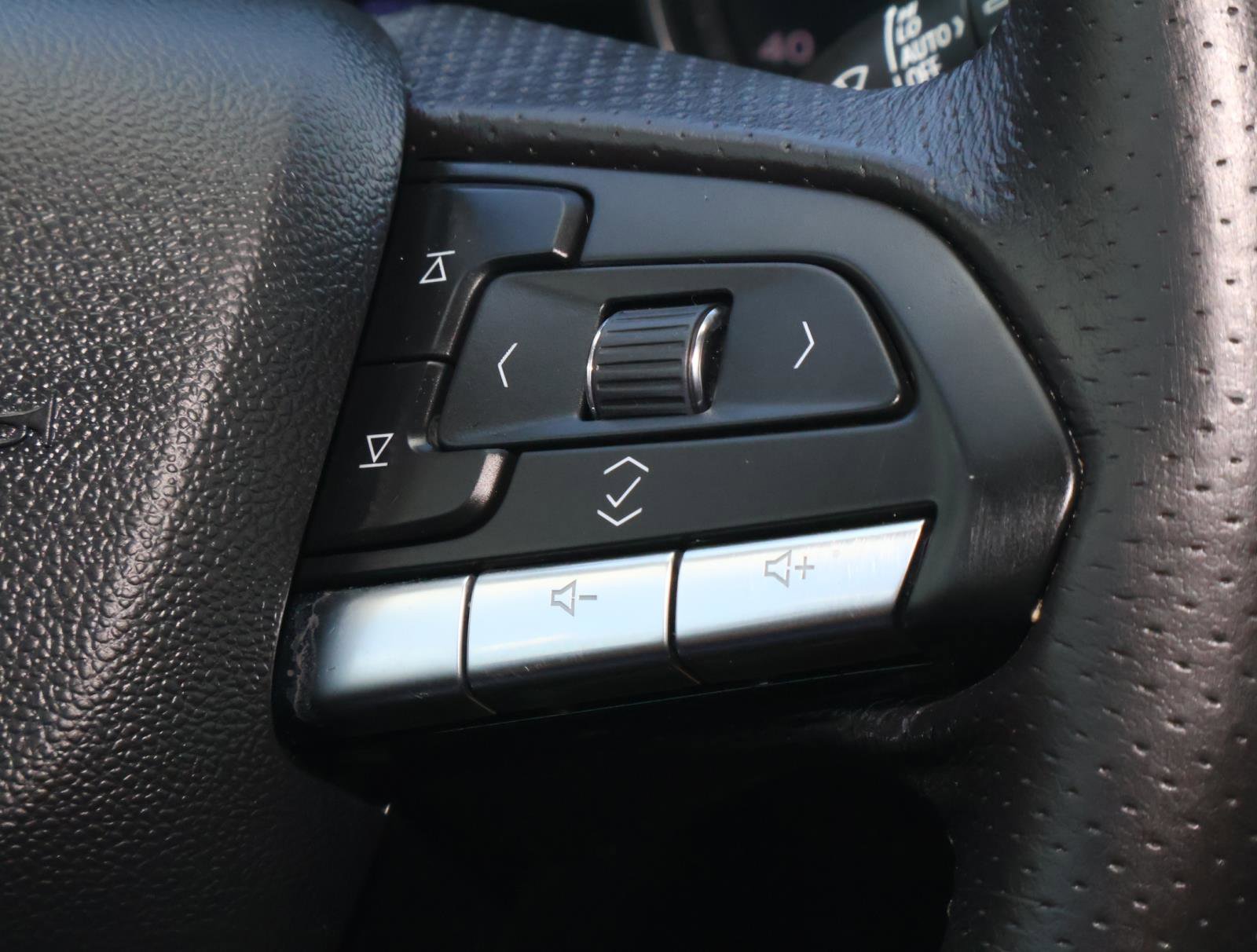 Certified 2023 Cadillac XT4 Sport w/ Technology Package image 31