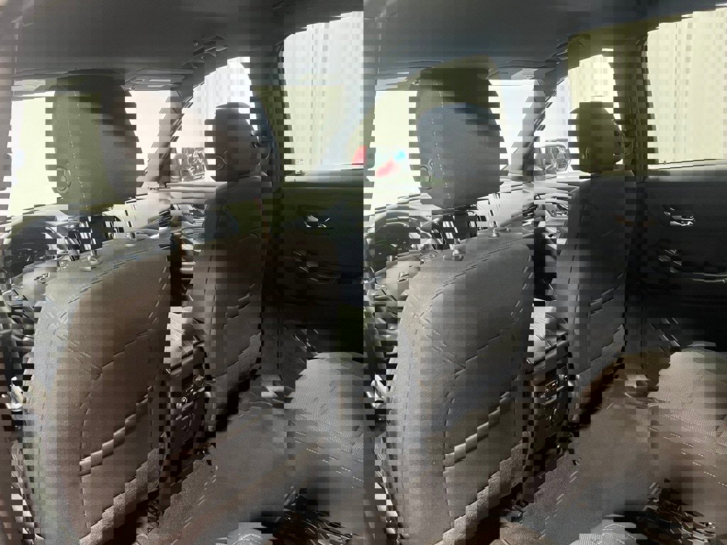 Used 2023 Chevrolet Traverse LT w/ Midnight/Sport Edition image 26