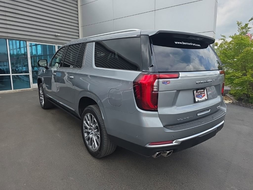 Used 2025 GMC Yukon XL Denali w/ Sun & Power Step Package image 10