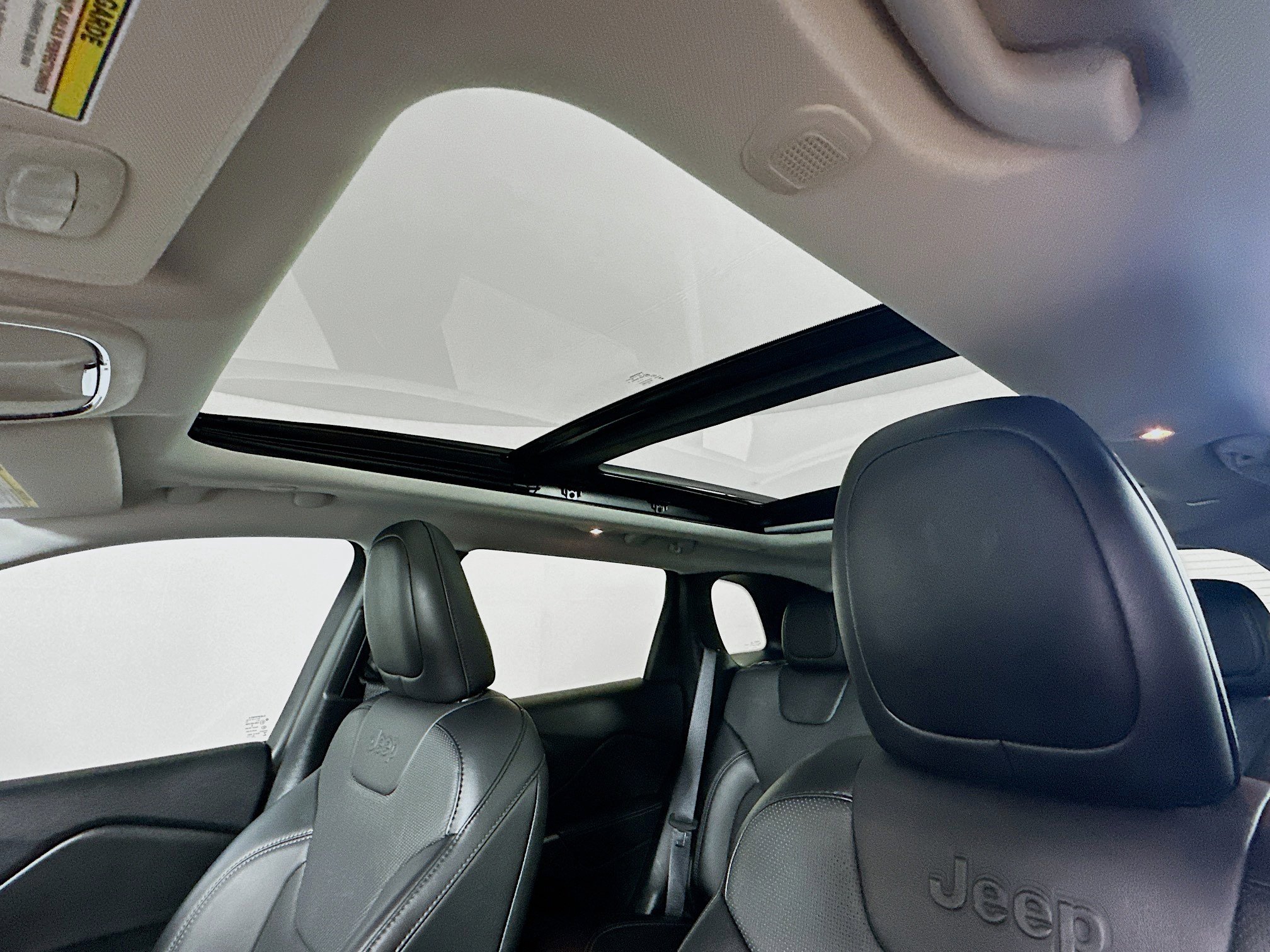 Certified 2022 Jeep Cherokee Limited image 27