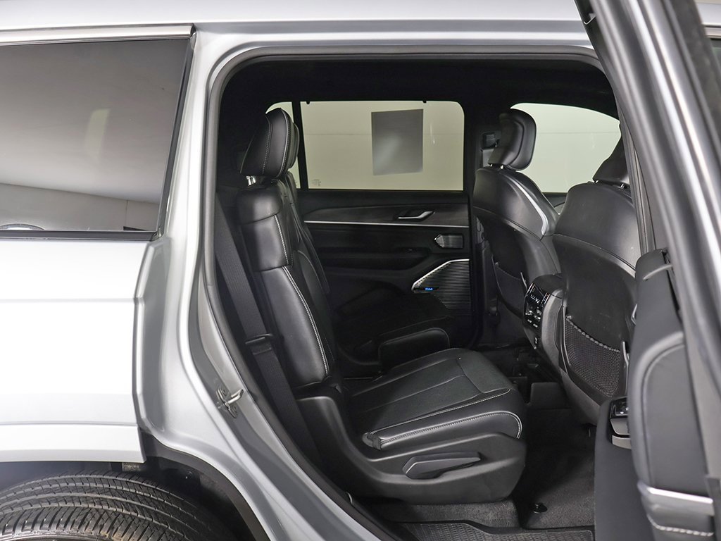 Used 2021 Jeep Grand Cherokee L Overland w/ Luxury Tech Group IV image 38