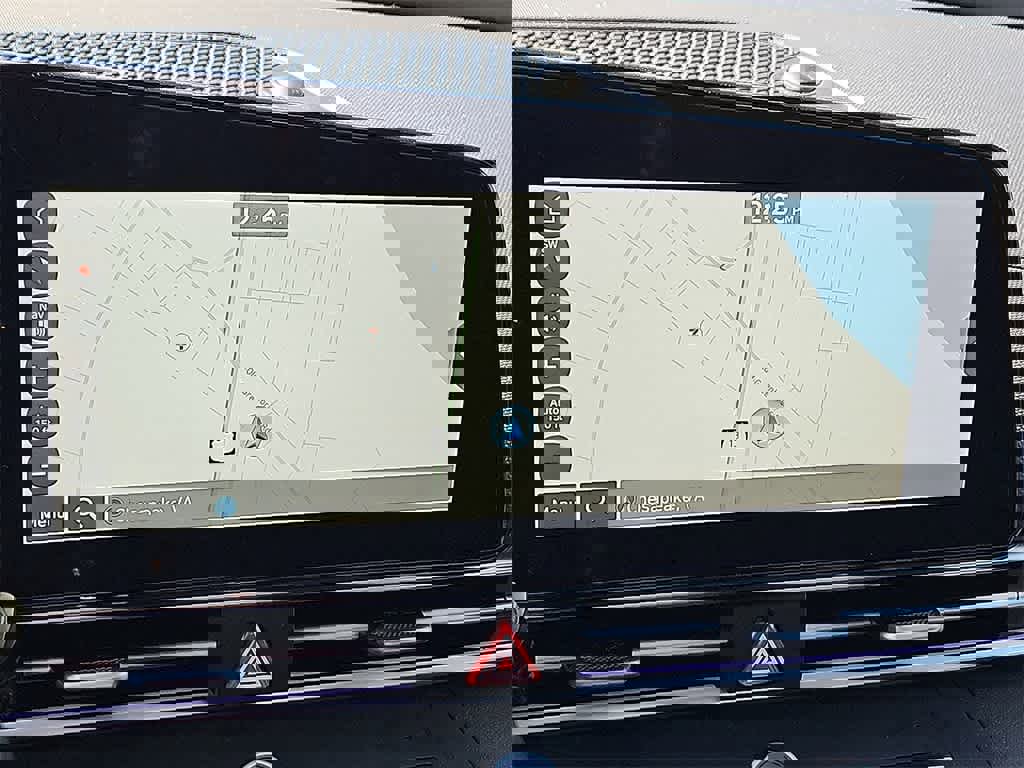 Certified 2024 Hyundai Elantra SEL w/ Convenience Package image 17