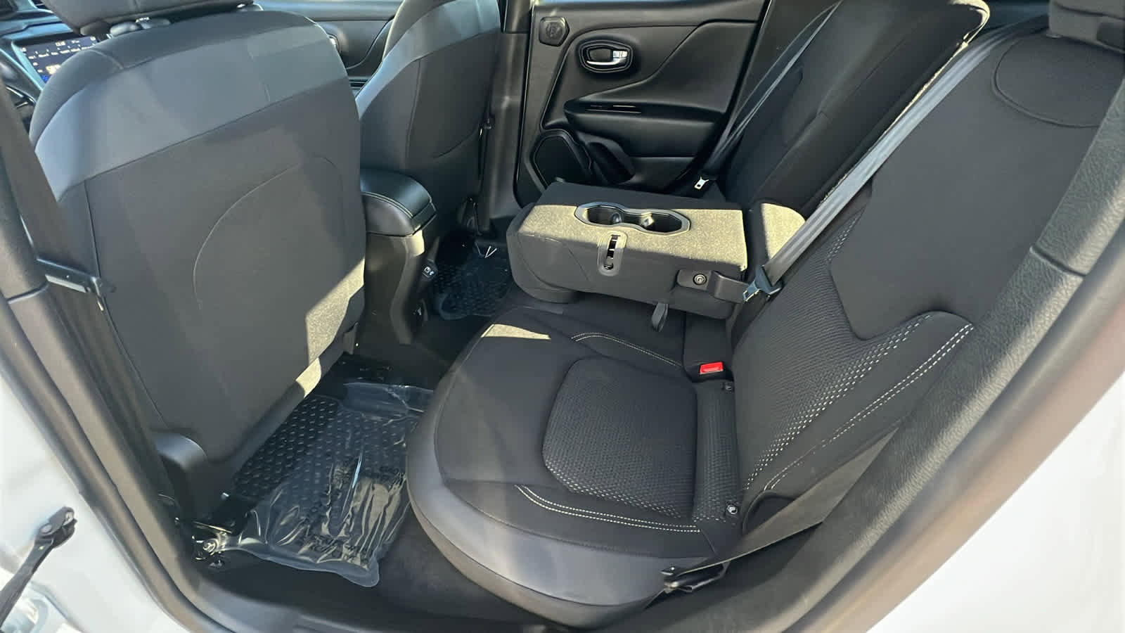 Certified 2022 Jeep Renegade Altitude w/ Sun/Sound Group image 24