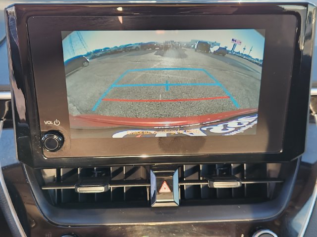 Used 2025 Toyota Corolla LE FWD image 17