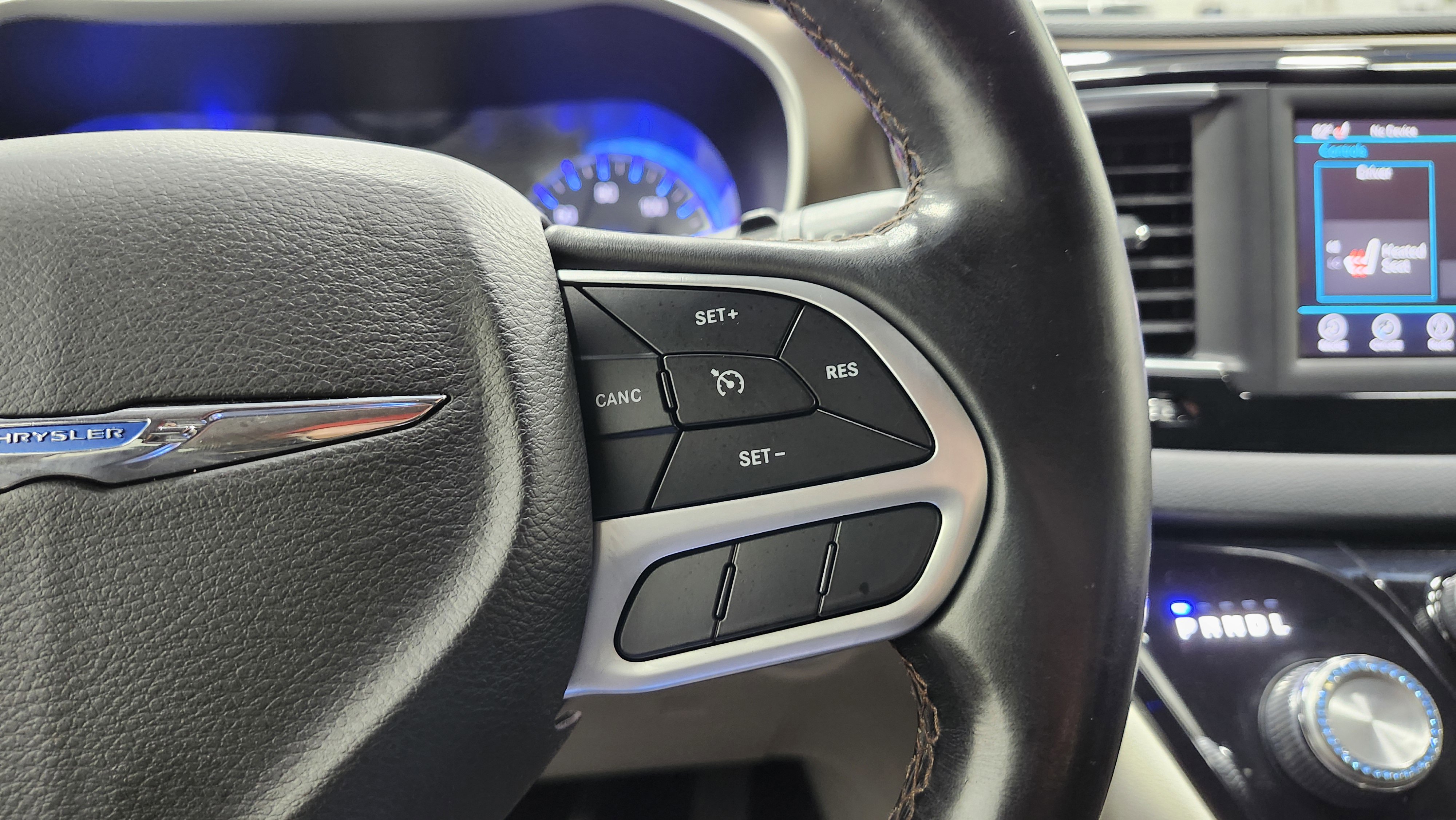 Used 2018 Chrysler Pacifica Touring-L image 30