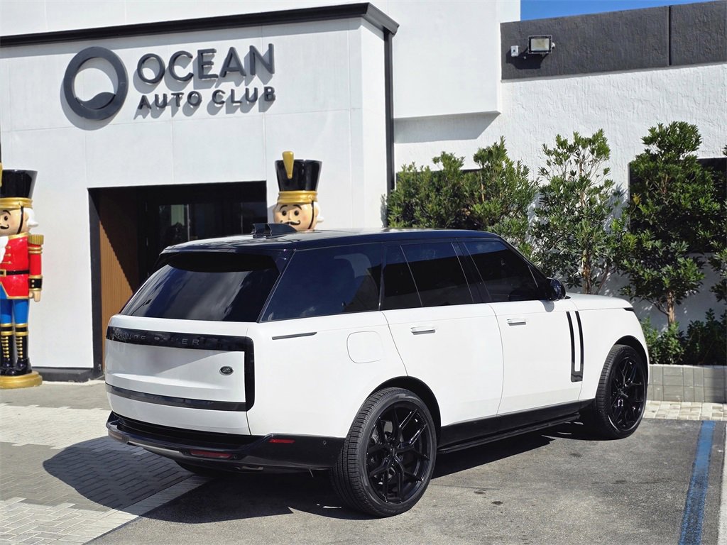 Used 2023 Land Rover Range Rover SE image 4