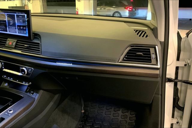 Used 2025 Audi Q5 2.0T Premium Plus w/ Premium Plus Package image 18