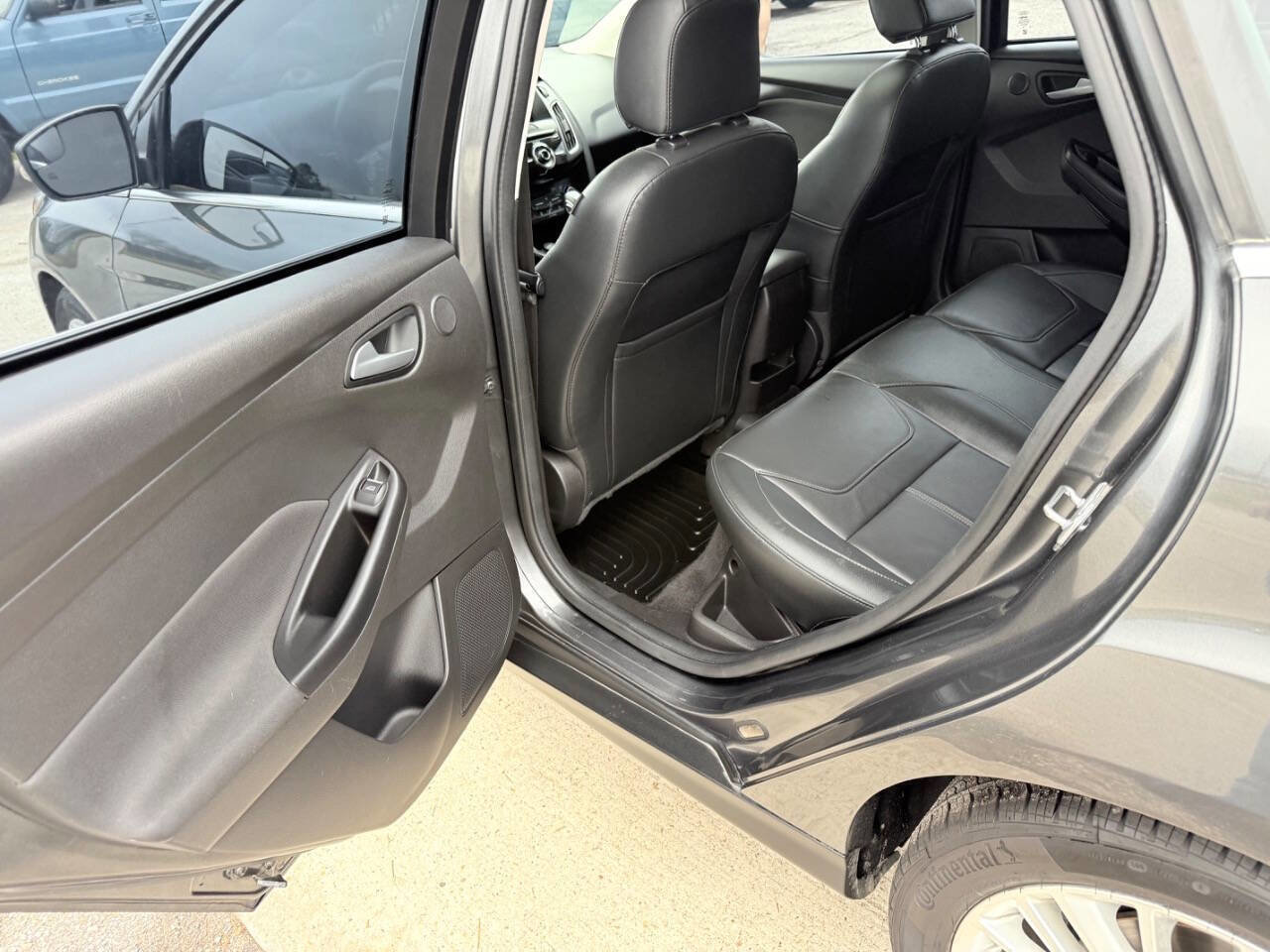 Used 2018 Ford Focus Titanium image 16