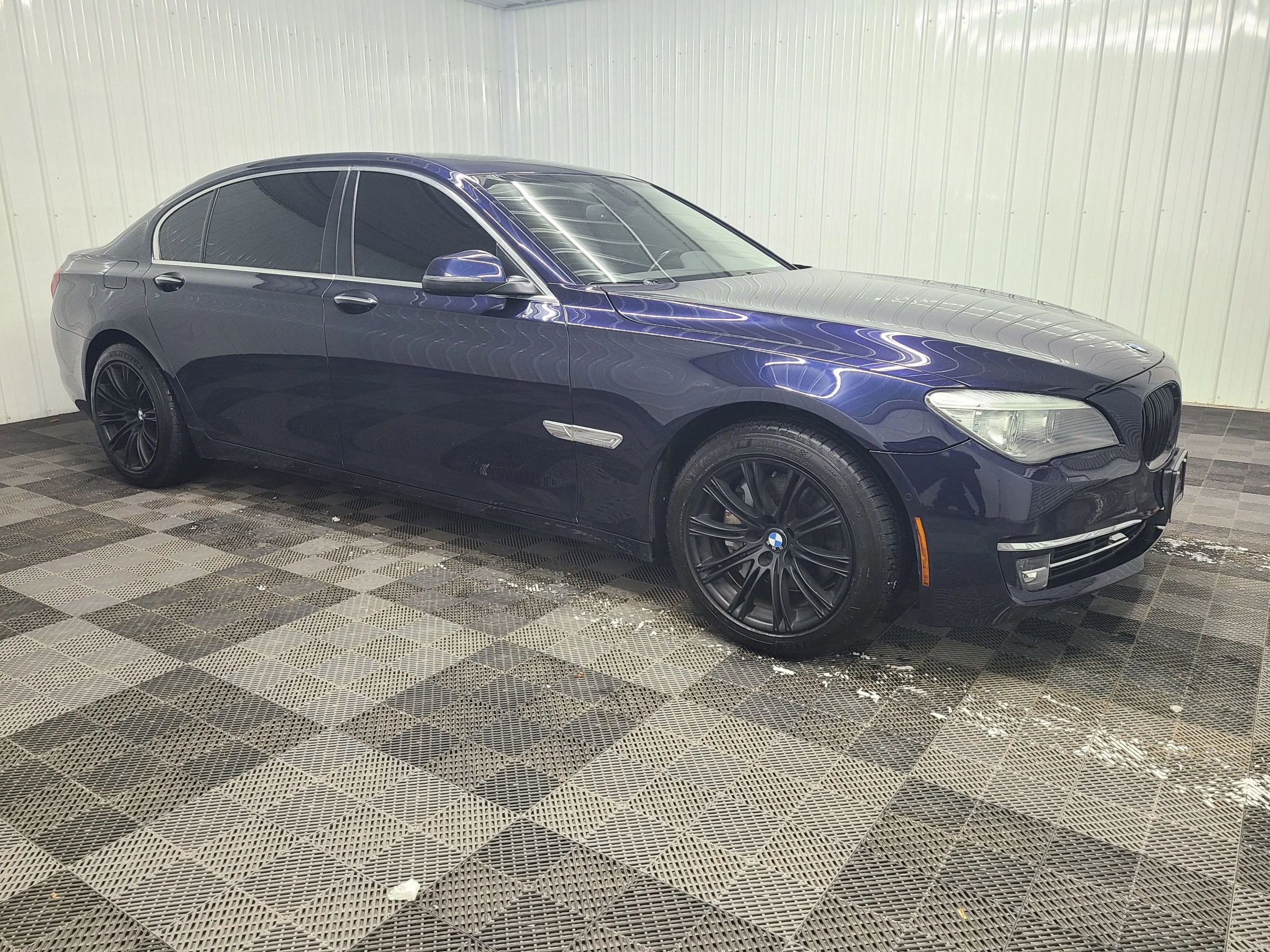 Used 2014 BMW 740Li image 1